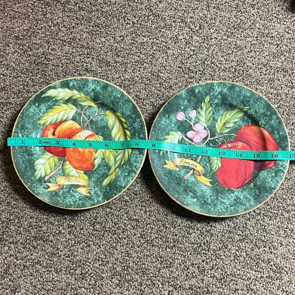 Gibson And American Atelier Set of 3 Decorative Apple Plates - Green Background